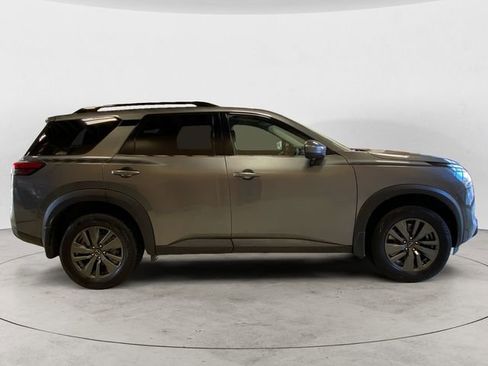 Certified 2024 Nissan Pathfinder SV w/ Black Appearance Package image 6
