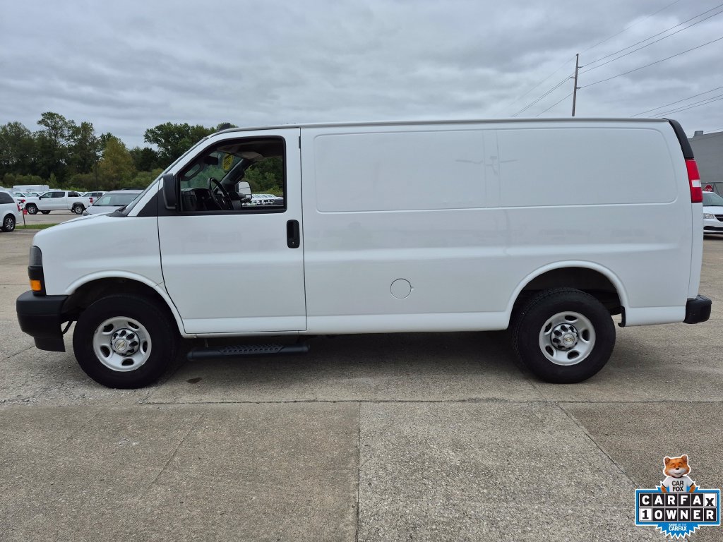 Used 2021 Chevrolet Express 2500 w/ Driver Convenience Package RWD image 4