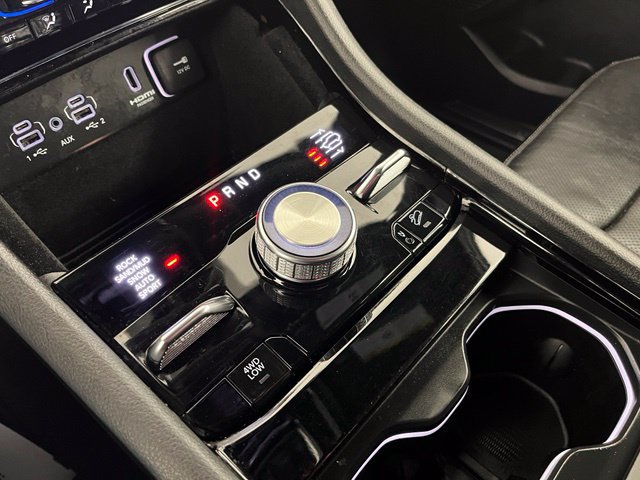 Used 2022 Jeep Grand Cherokee Overland AWD/4WD image 37