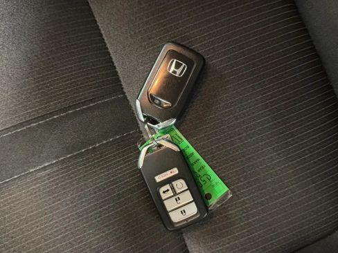 Used 2018 Honda Accord EX image 30