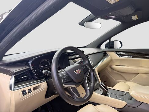 Used 2018 Cadillac XT5 FWD image 9
