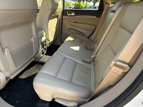 Used 2014 Jeep Grand Cherokee Limited w/ Trailer Tow Group IV AWD/4WD image 17