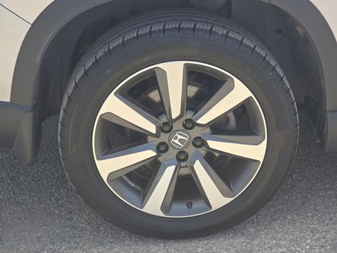 Used 2024 Honda Pilot Touring image 12