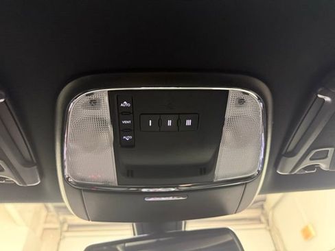 Used 2023 Dodge Charger R/T w/ Harman/Kardon Audio Group image 20