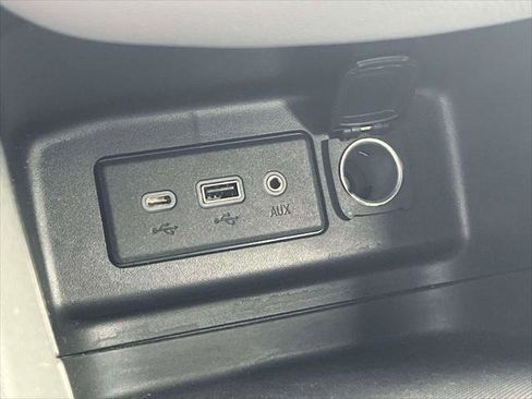 Used 2024 Chevrolet Equinox LS image 30