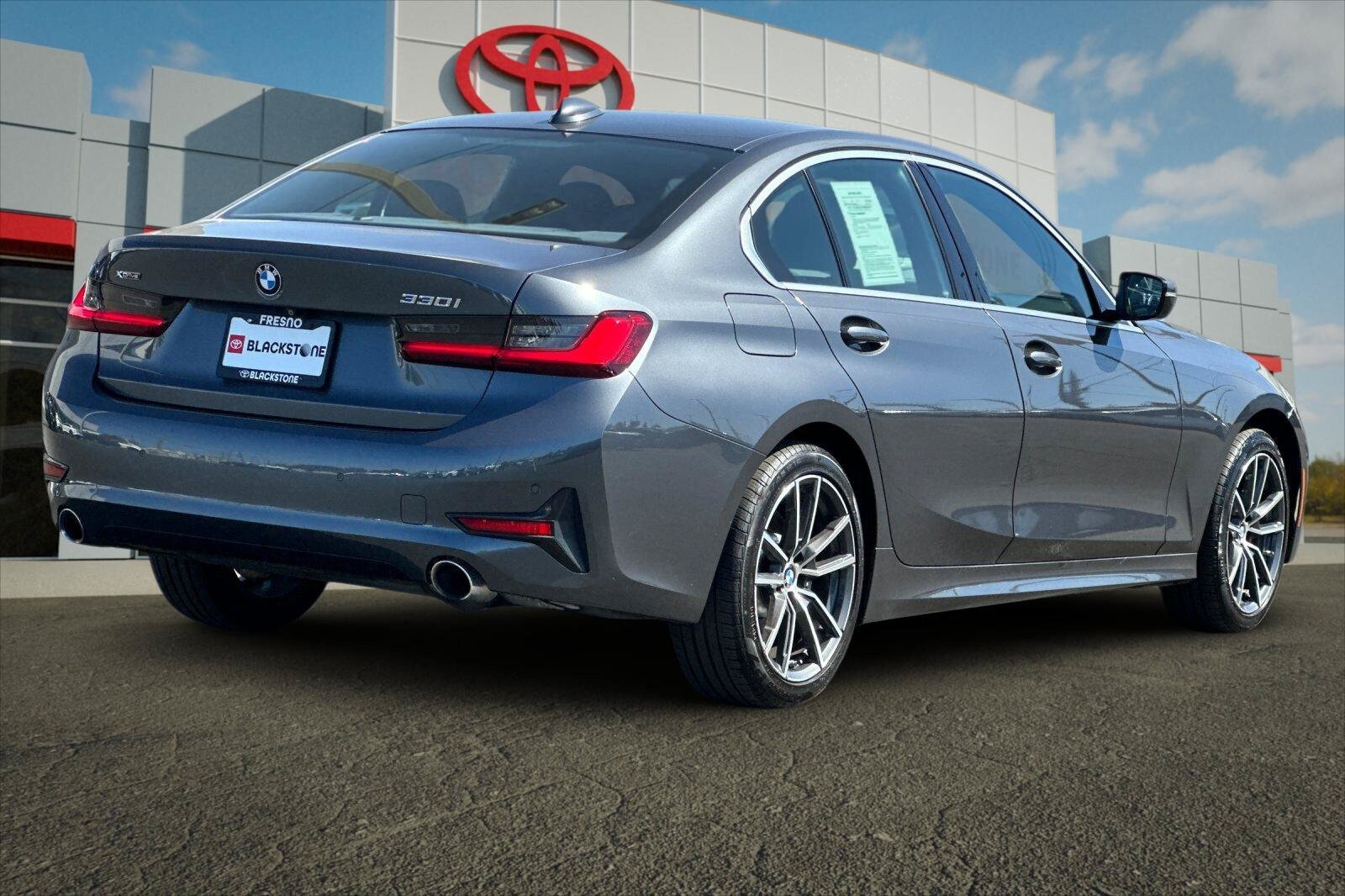 Used 2021 BMW 330i xDrive Sedan w/ Driving Assistance Package AWD/4WD image 3