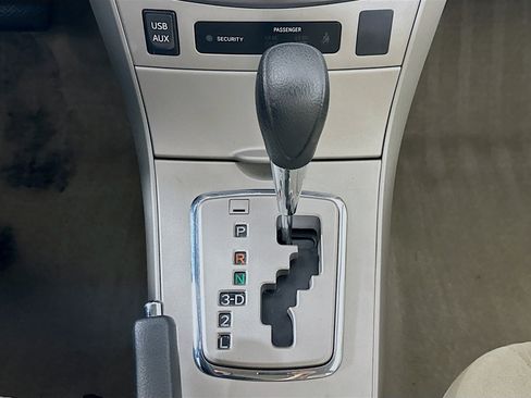 Used 2013 Toyota Corolla LE image 22