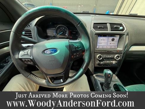 Used 2017 Ford Explorer XLT w/ Equipment Group 201A FWD image 7
