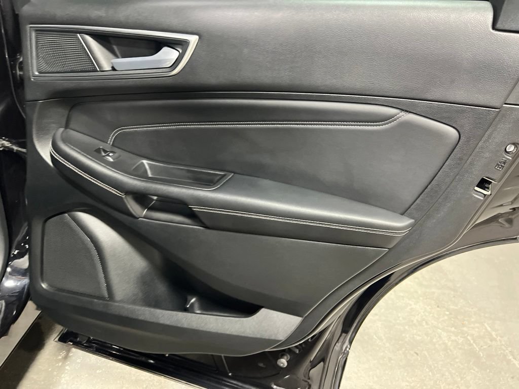 Used 2024 Ford Edge Titanium AWD/4WD image 12