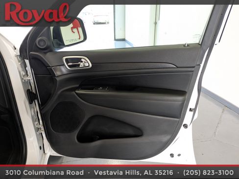 Used 2018 Jeep Grand Cherokee Altitude image 7