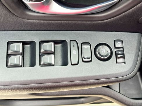 Used 2025 Honda Pilot Elite image 18