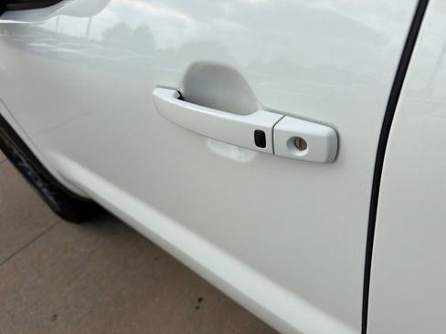 Used 2026 Nissan Frontier PRO-4X AWD/4WD image 11
