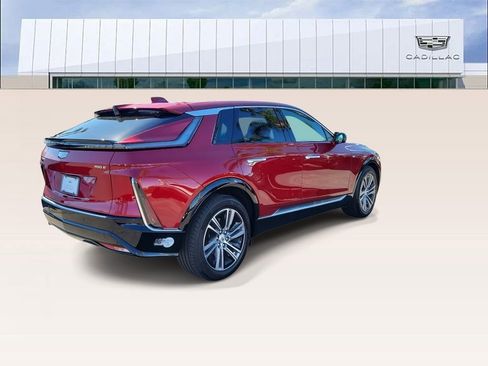 Certified 2024 Cadillac Lyriq Luxury image 8
