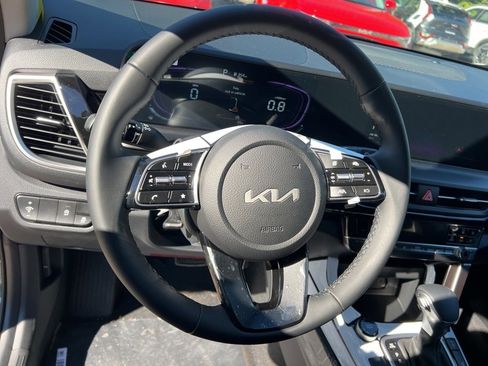 New 2026 Kia Seltos S image 9