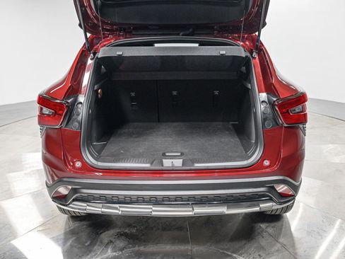 Used 2025 Chevrolet Trax RS w/ Driver Confidence Package image 6