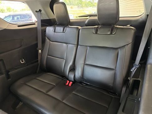 Used 2023 Ford Explorer XLT w/ Equipment Group 202A AWD/4WD image 30