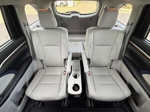 Used 2016 Toyota Highlander Limited Platinum image 27