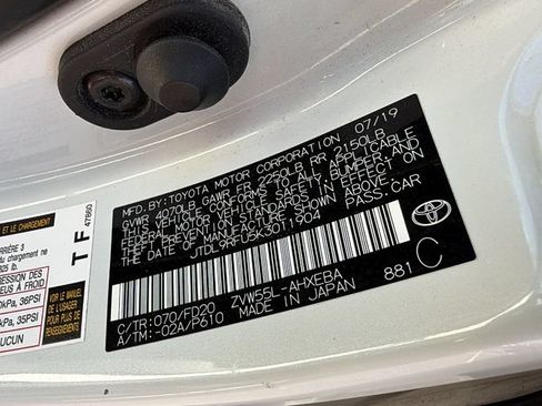 Used 2019 Toyota Prius LE AWD/4WD image 30