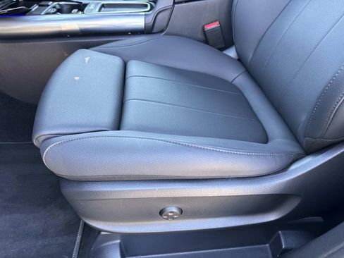 Used 2025 Mercedes-Benz GLA 250 image 16