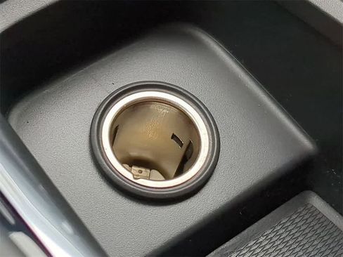 Used 2021 Volvo XC60 T5 Momentum w/ Premium Package image 29