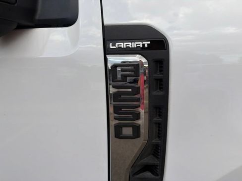 Used 2024 Ford F250 Lariat w/ FX4 Off-Road Package AWD/4WD image 12
