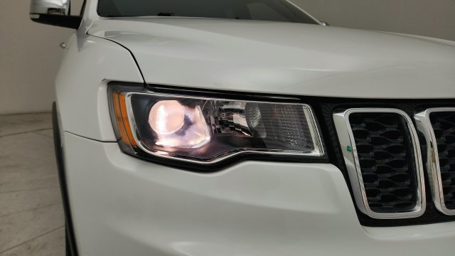 Used 2020 Jeep Grand Cherokee Limited AWD/4WD image 28