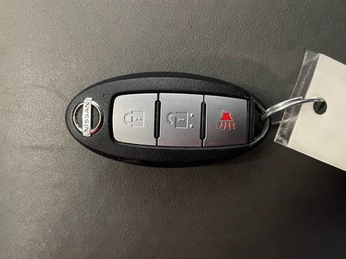 Used 2021 Nissan Frontier SV RWD image 18