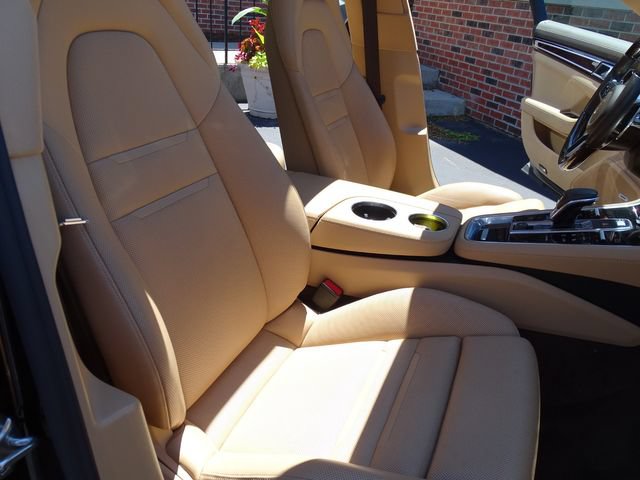 Used 2020 Porsche Panamera RWD image 15