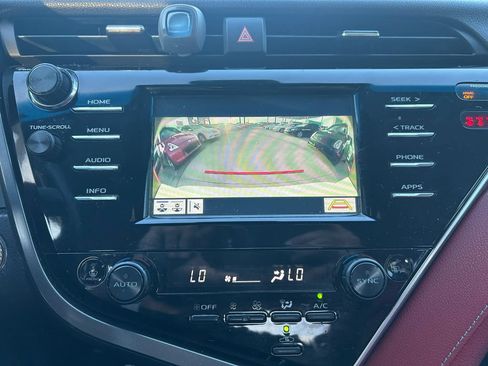 Used 2018 Toyota Camry XSE FWD image 12