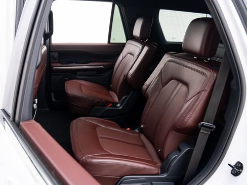 Used 2023 Ford Expedition Limited image 18