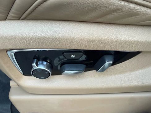 Used 2019 Cadillac Escalade ESV Platinum image 13