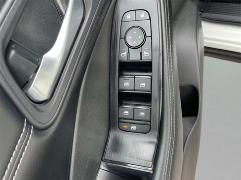 Used 2023 Nissan Rogue SV w/ SV Premium B Package image 25