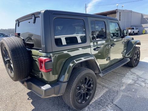 Used 2023 Jeep Wrangler Unlimited Sahara w/ Cold Weather Group AWD/4WD image 5