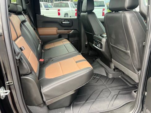 Used 2022 Chevrolet Silverado 1500 High Country w/ Technology Package AWD/4WD image 22