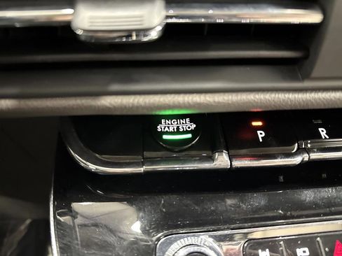 Used 2023 Lincoln Corsair AWD image 23