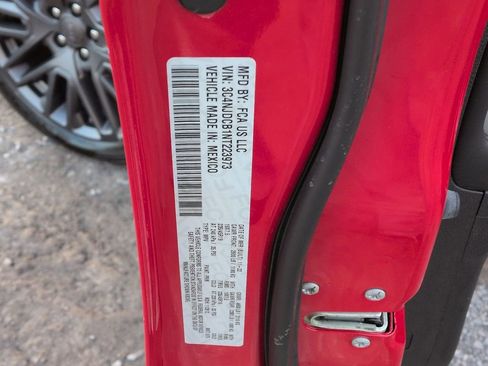 Used 2022 Jeep Compass Limited w/ (RED) Package image 12