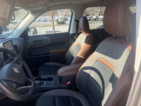 Used 2024 Ford Bronco Sport Outer Banks w/ Tech Package image 12