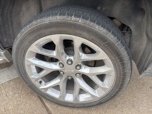 Used 2018 GMC Yukon Denali image 11