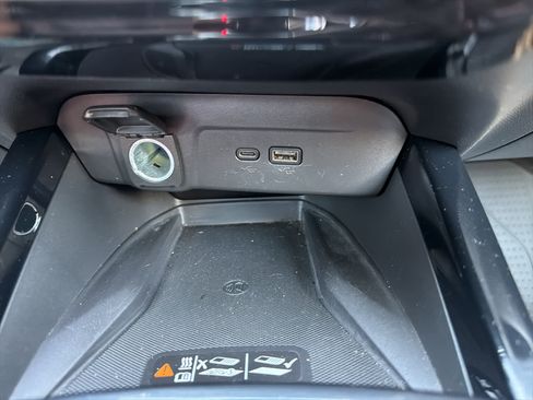 Used 2024 Chevrolet Trax ACTIV w/ Sunroof Package FWD image 32
