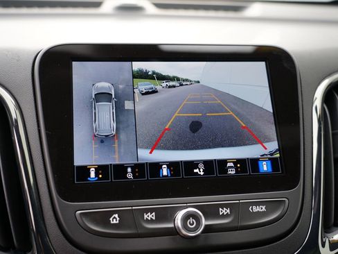 Certified 2022 Chevrolet Equinox RS w/ Infotainment Package image 27