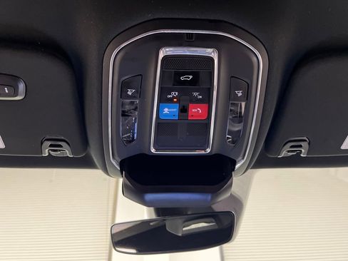 Used 2024 Jeep Wagoneer L Series II w/ Flexible Seating Group image 70