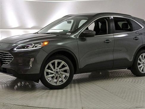 Used 2021 Ford Escape Titanium w/ Titanium Elite Package AWD/4WD image 7