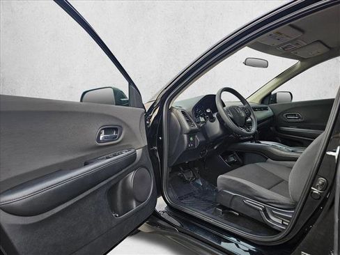 Used 2021 Honda HR-V LX image 18