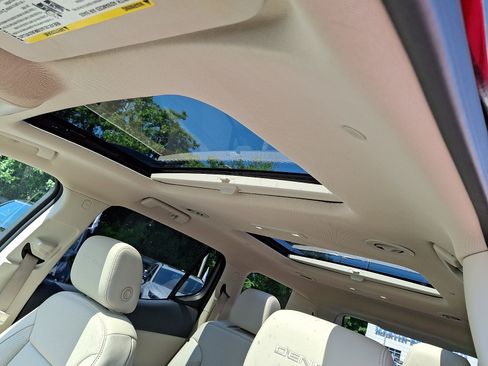 Used 2020 GMC Acadia Denali AWD/4WD image 12
