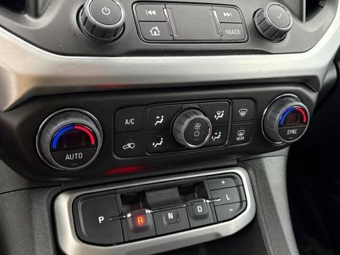 Used 2023 GMC Acadia SLE w/ Driver Convenience Package AWD/4WD image 15