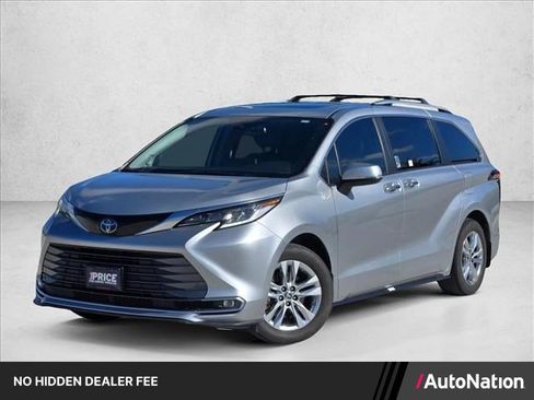 Used 2023 Toyota Sienna Limited FWD image 1