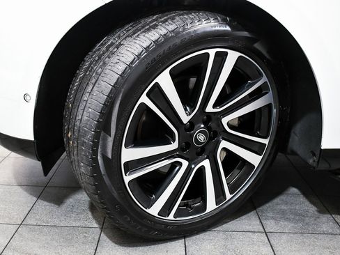 Used 2023 Land Rover Range Rover SE image 7