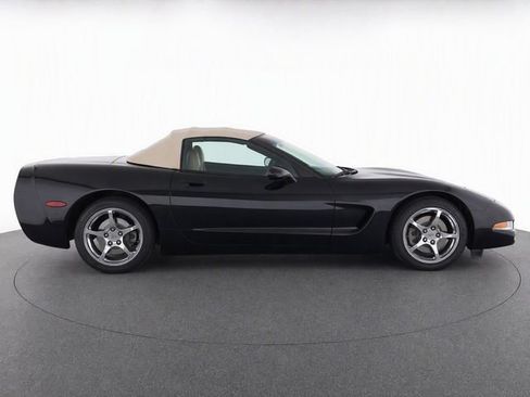 Used 2004 Chevrolet Corvette Convertible w/ Preferred Equipment Group RWD image 8