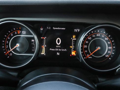 Used 2018 Jeep Wrangler Sport AWD/4WD image 33