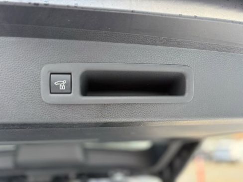 New 2026 Toyota Sienna Limited image 18